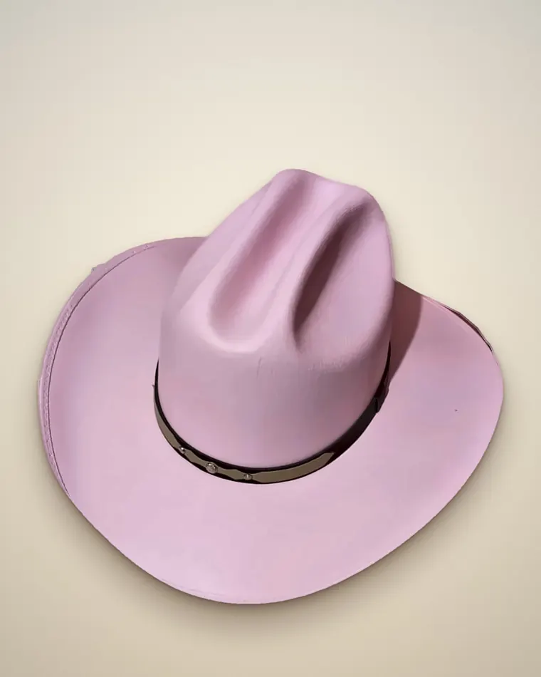Sombrero de lona rosa con cinta y herrajes
